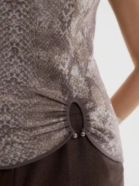 tank_top_piton_s_drapirovkoy_iz_merinosa_bezhevyy_miks_s_serebrom