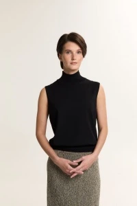 tank_top_s_vysokim_vorotom_iz_merinosa_chernyy